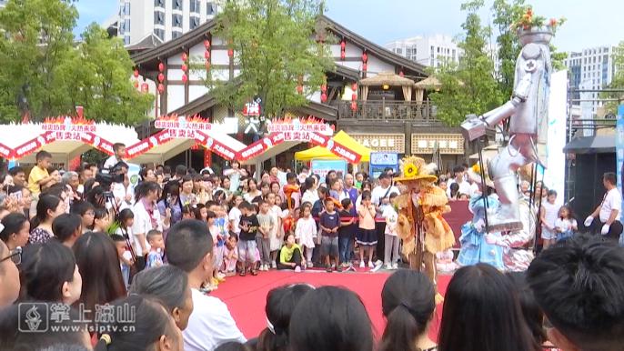 易倍网站：游客50284万人次旅游收入4706亿元！2024年凉山彝族火把节火爆出圈(图7)