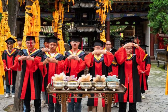 楚雄石羊古镇颁发2024年高考奖学金持续助力大姚教育与文旅发展(图3)