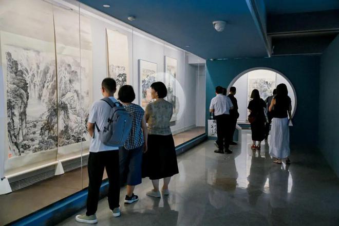 文化和旅游部2024年全国美术馆馆藏精品展出季入选项目｜在“长风几万里”中感悟传统山水诗意精神(图1)