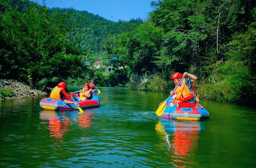 龚正出席第三届上海旅游投资促进大会文旅投资消费“双千亿”项目发布(图2)