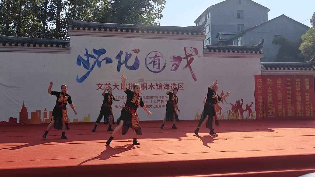 龚正出席第三届上海旅游投资促进大会文旅投资消费“双千亿”项目发布(图5)