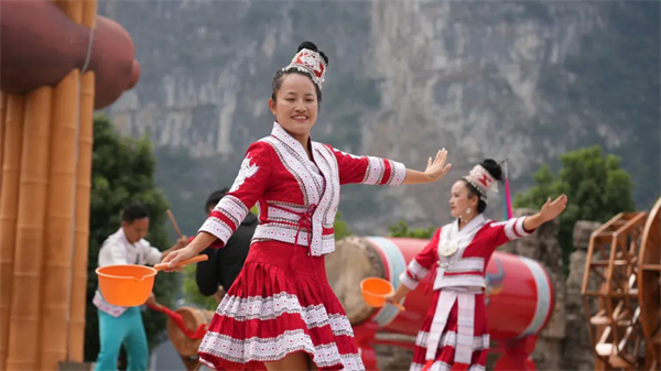 易倍EMC平台：毕节这地方吃上“旅游饭”！(图2)