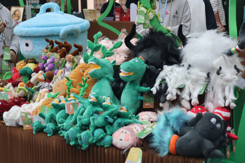 易倍EMC平台：新华网文化观察丨2024年那些火出圈的文创(图5)