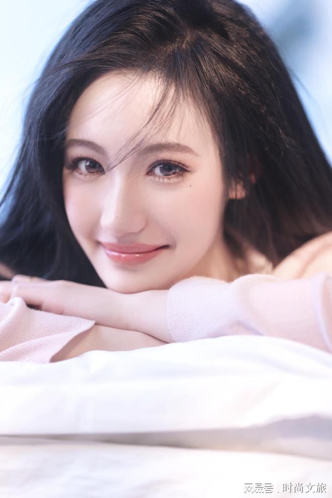 爱笑就有好运气！2024世界旅游文化小姐中国区冠军华子轩访谈(图1)