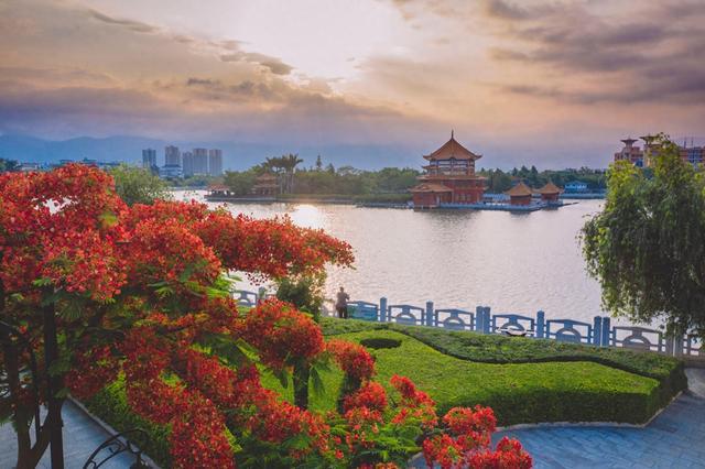 易倍：云南蒙自：政企携手加快旅居产业发展(图1)