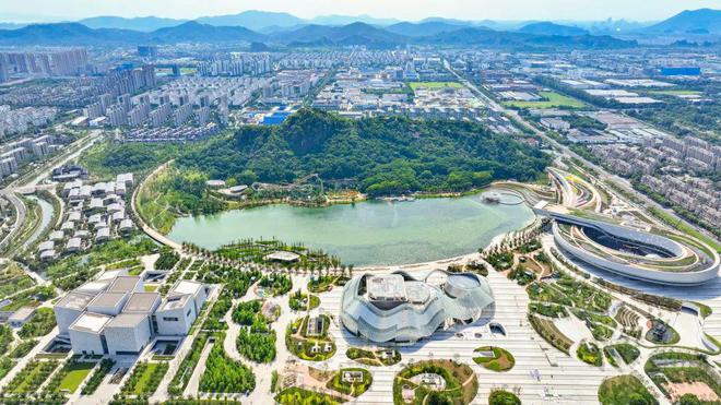 超燃！25000人狮山文化广场激情开跑！(图1)