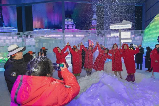 易倍EMC平台：哈尔滨文旅热力全开“火出圈”｜2024年接待游客179亿人次旅游总花费23142亿元(图3)