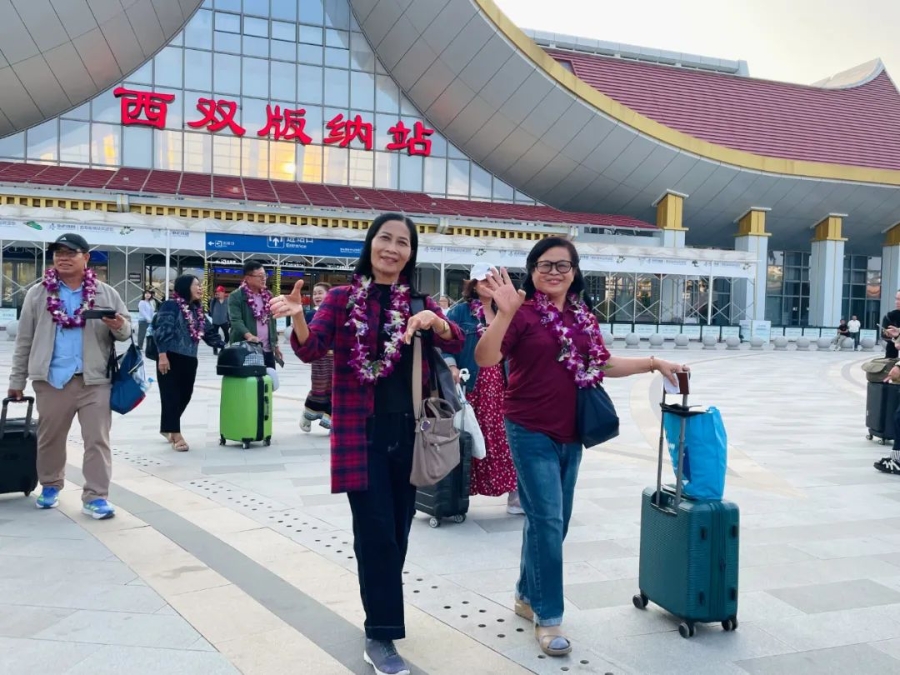 “免签政策+”助力云南西双版纳入境游持续攀升_新华网(图3)