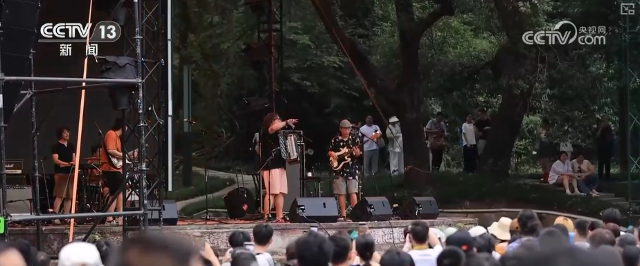 易倍EMC平台：“清爽”文旅燃动暑期“热”经济“网红”项目激活“逗留型旅游”活力(图2)