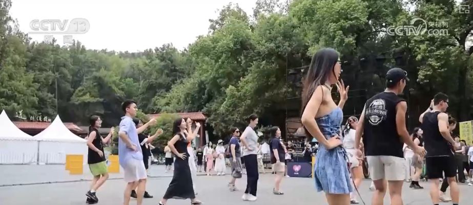 易倍EMC平台：“清爽”文旅燃动暑期“热”经济“网红”项目激活“逗留型旅游”活力(图4)