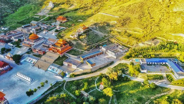 易倍：总投资2180亿！阿拉善盟生态能源文旅等重大项目全景扫描(图2)