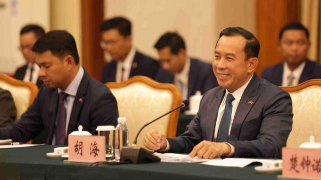 滇柬旅游交流座谈会昆明举行共推“中柬旅游年”合作走深走实(图1)