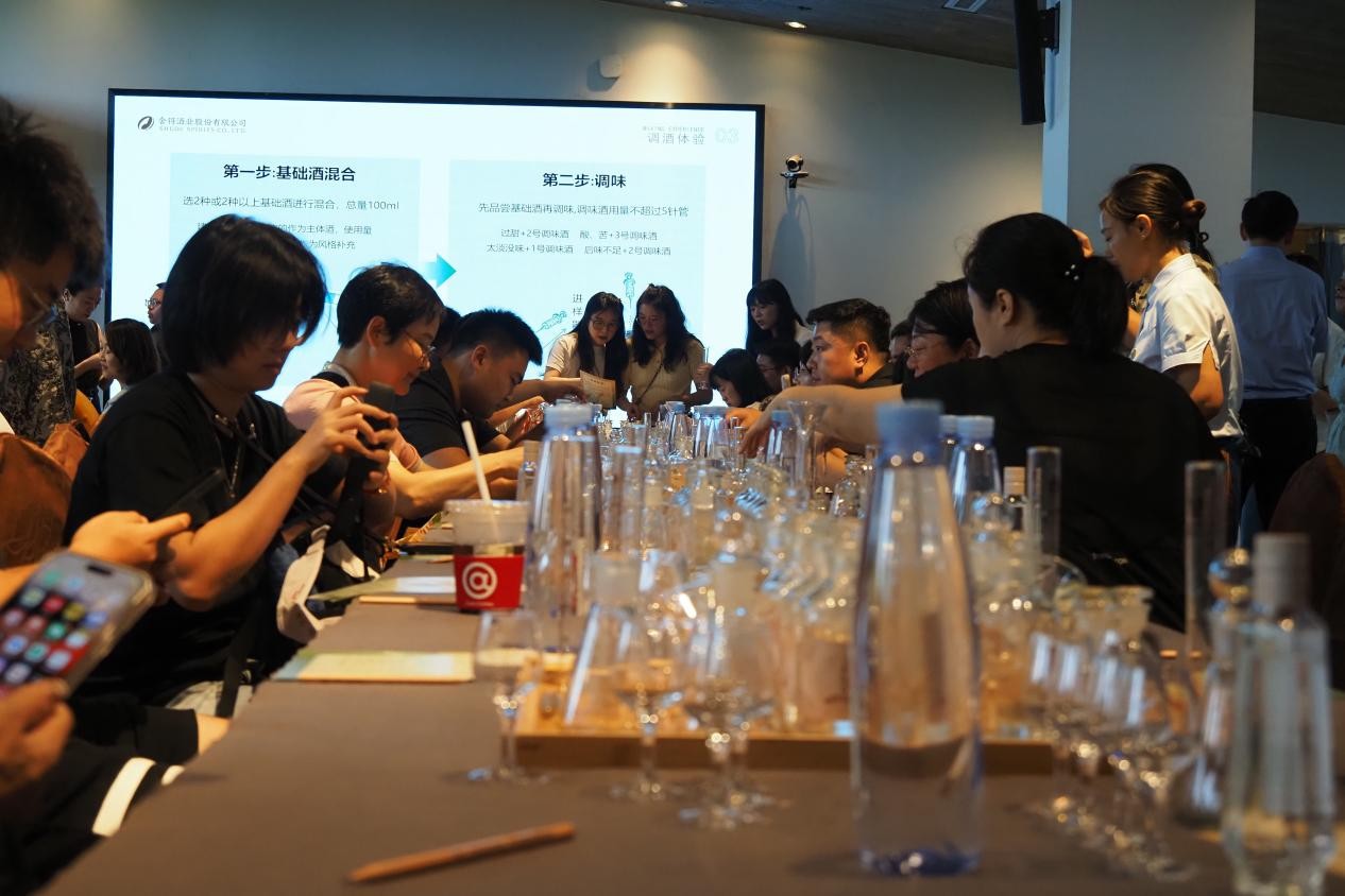 活力中国调研行｜遂宁射洪：诗酒文旅融出新业态小酒瓶撬动大产业(图2)