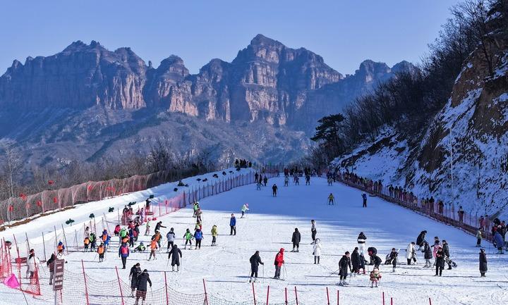 元旦旅游开门红彰显内需潜力2024年旅游消费或持续上升(图1)