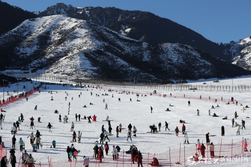 新疆首个“雪假”激活冰雪文旅活力(图1)