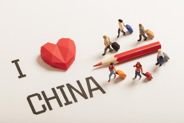 两会议政录服务消费崛起新供给如何激活新动能(图1)
