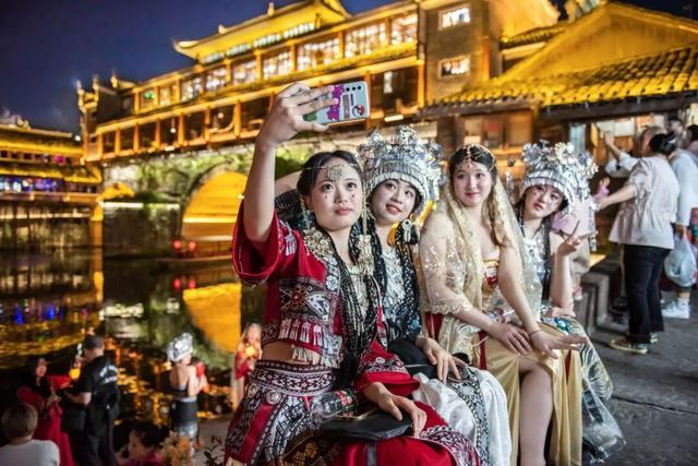 征集“共富之路•光影见证”凤凰时代发展成就主题摄影展(图2)